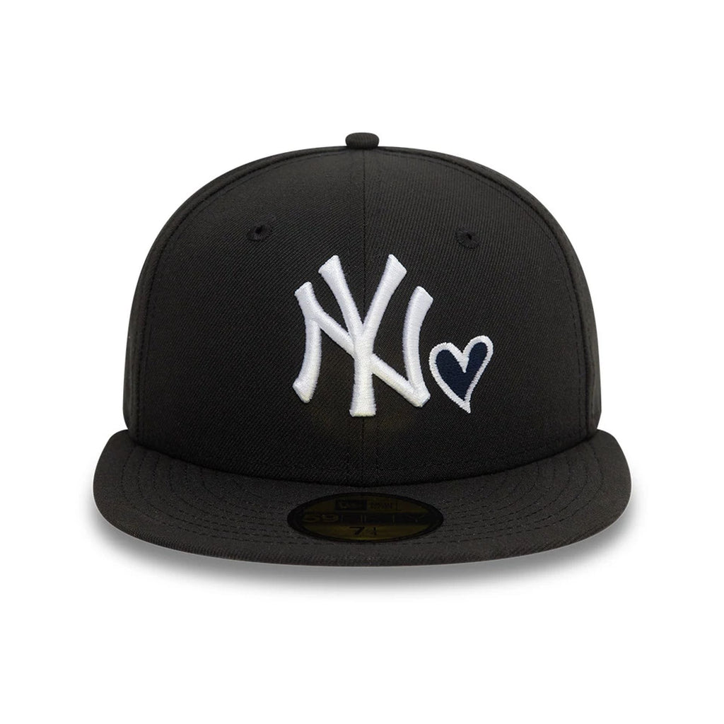 New York Yankees MLB Heart Icon Black 59FIFTY Fitted Cap